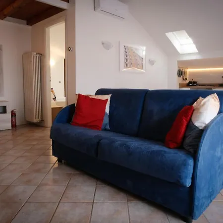 La Mansarda Apartman Stresa